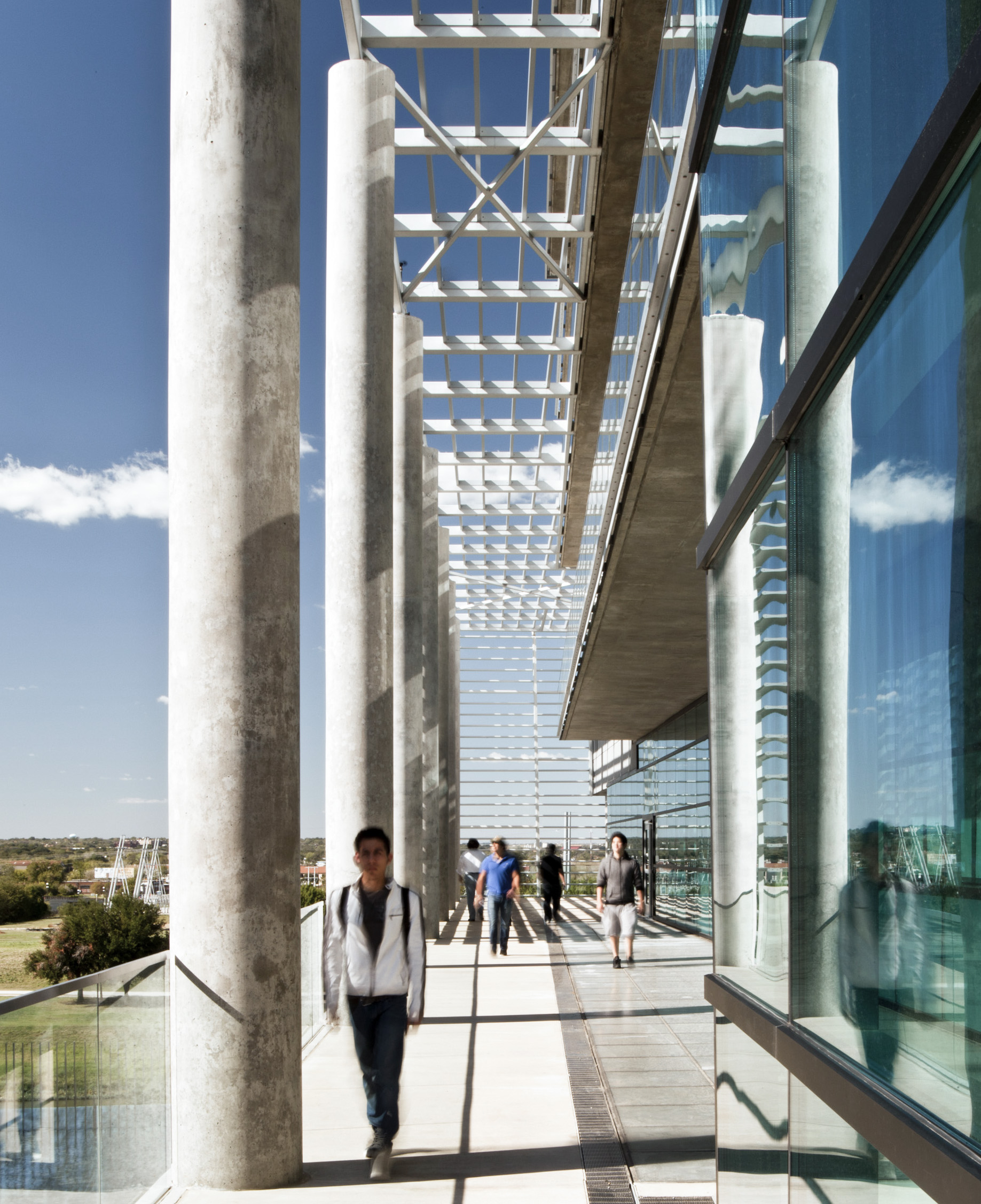 Exterior walkway with students