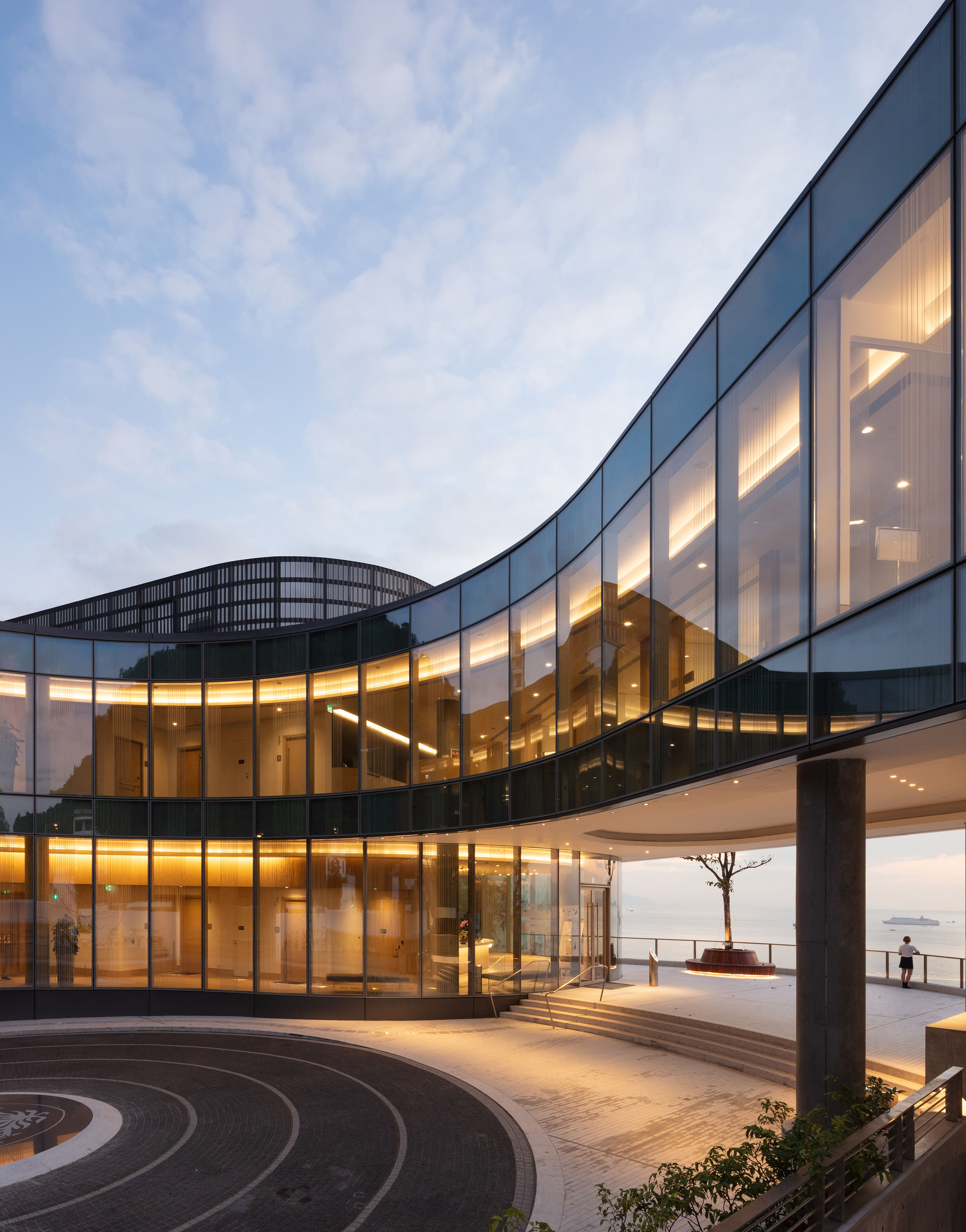 University of Chicago, Hong Kong in the evening
