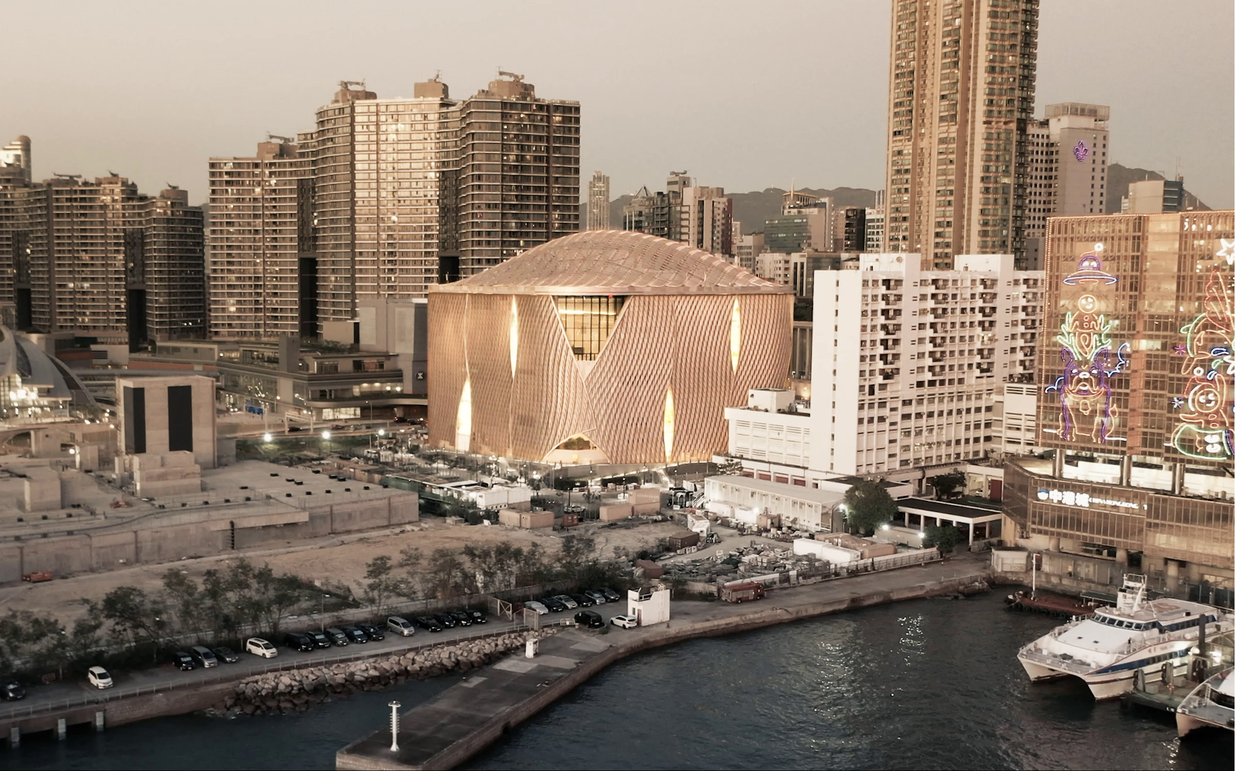 Video depicting the exterior of the Xiqu Centre by Revery Architecture